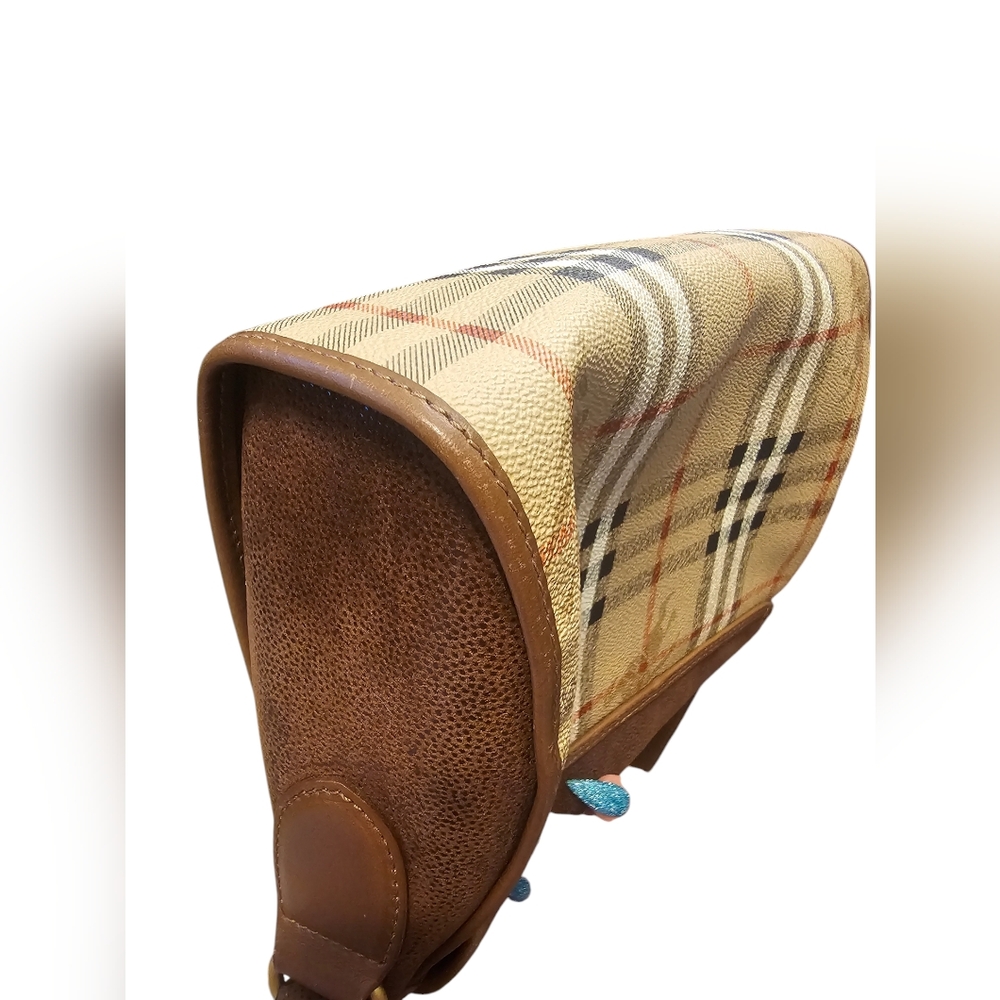 Burberrys Vintage Crossbody Bag with COA - Picture 11 of 14